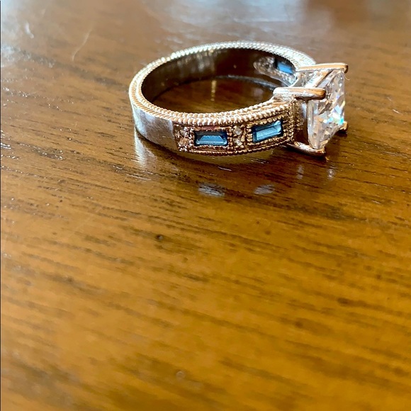 CZ Women’s Ring - Picture 4 of 4